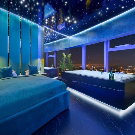 Apartamenty Sky Tower Z Jakuzzi Przy Oknie Wroclaw Exterior photo