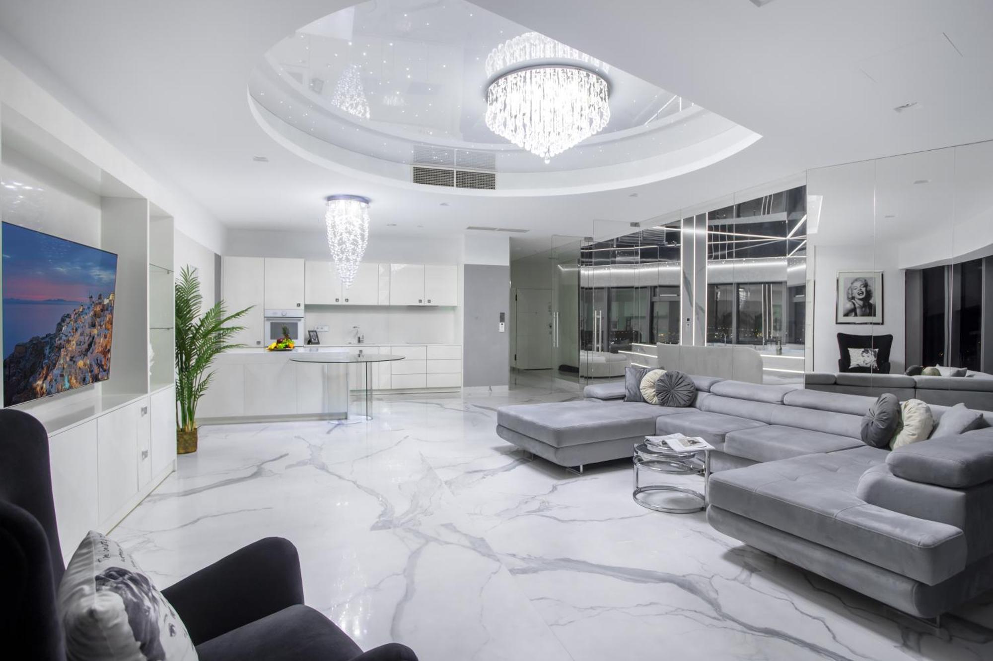 Apartamenty Sky Tower Z Jakuzzi Przy Oknie Wroclaw Exterior photo