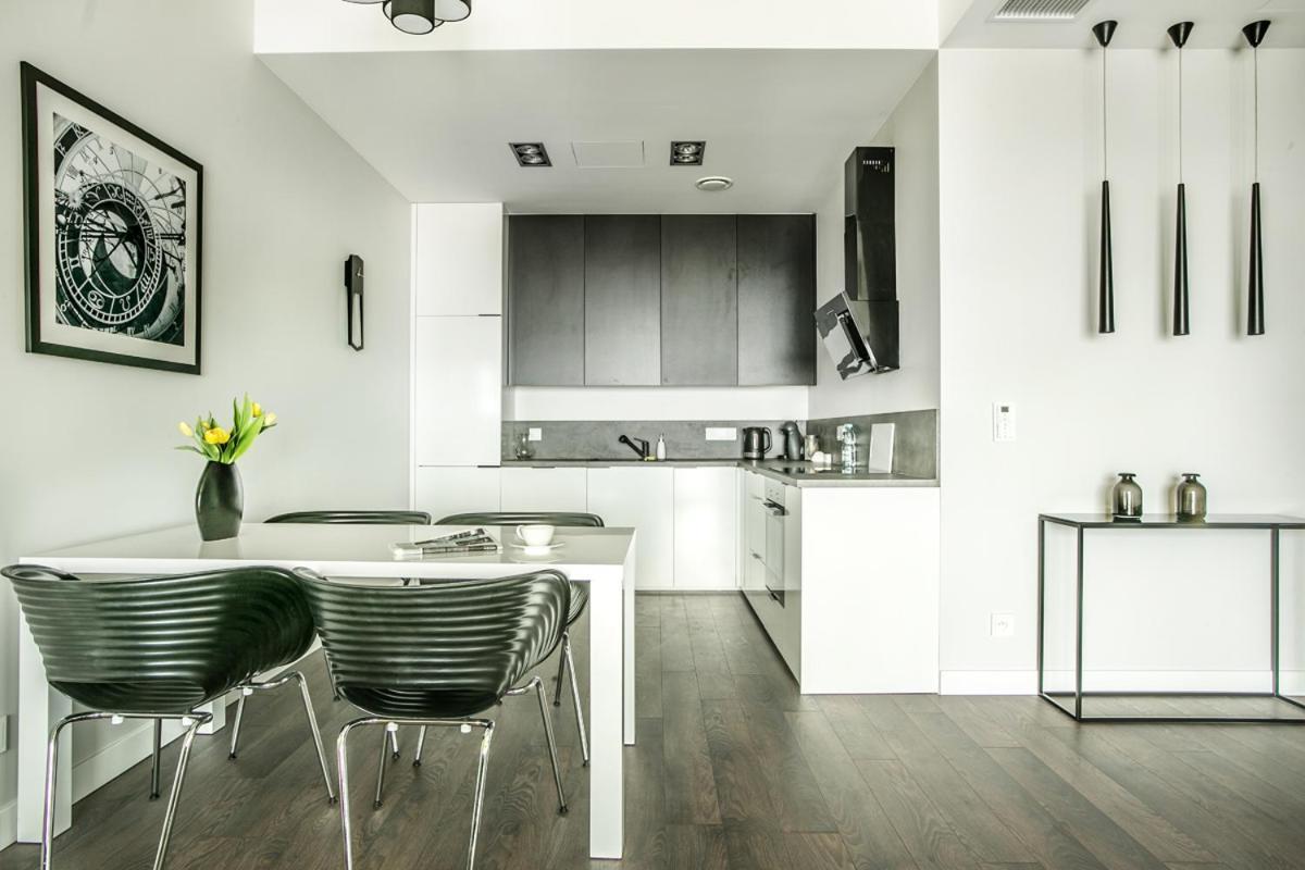 Apartamenty Sky Tower Z Jakuzzi Przy Oknie Wroclaw Exterior photo
