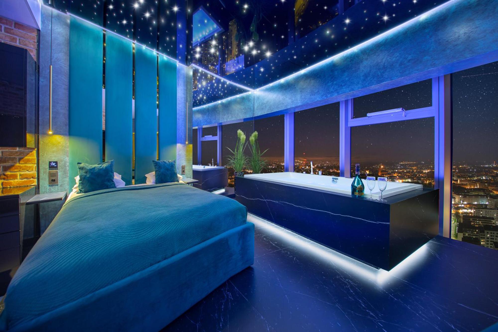 Apartamenty Sky Tower Z Jakuzzi Przy Oknie Wroclaw Exterior photo