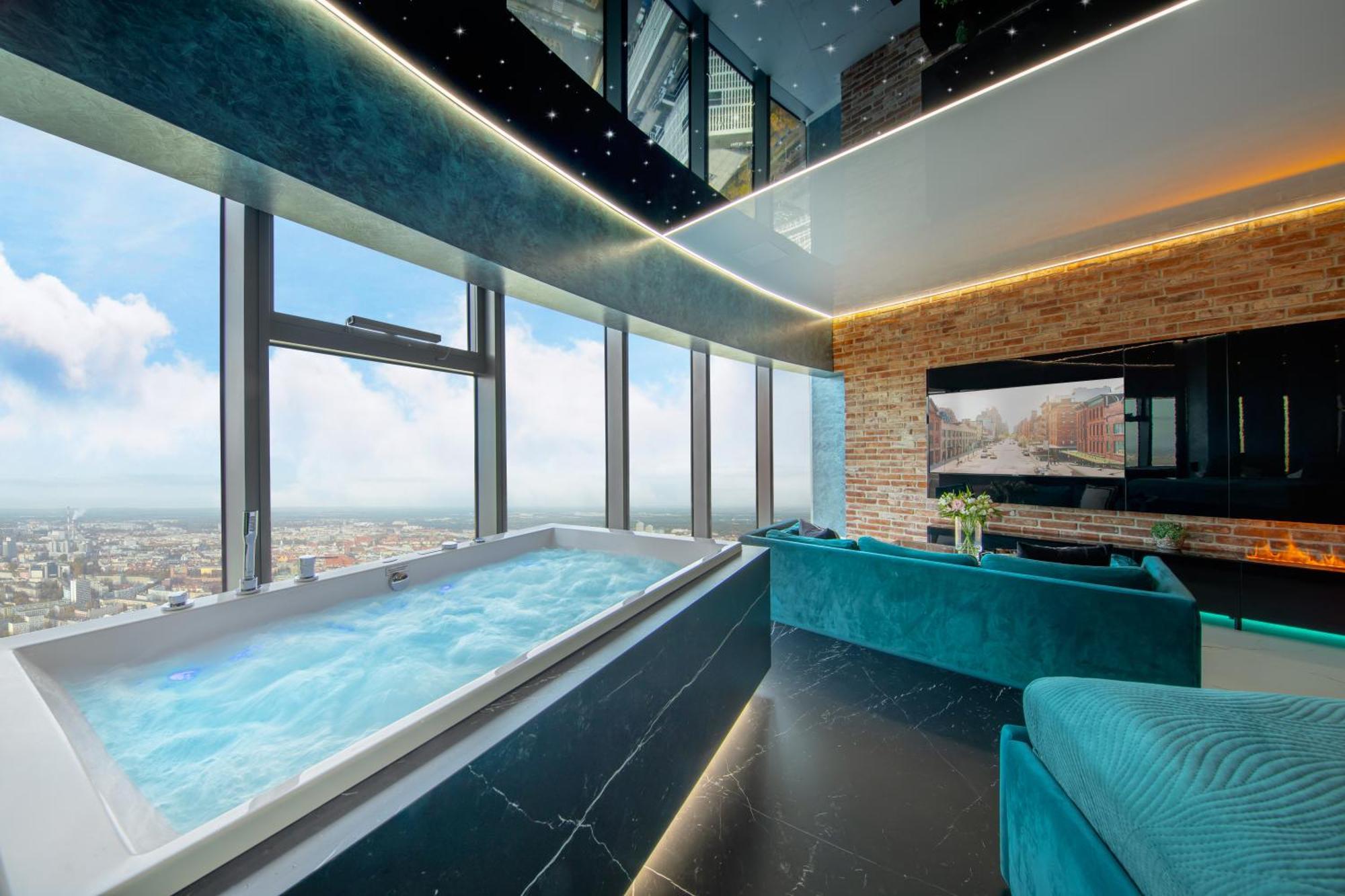 Apartamenty Sky Tower Z Jakuzzi Przy Oknie Wroclaw Exterior photo