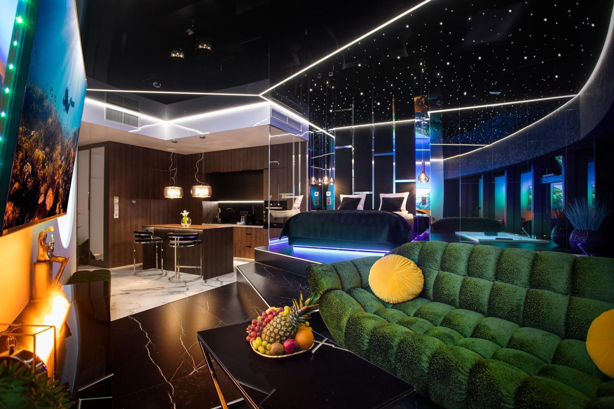 Apartamenty Sky Tower Z Jakuzzi Przy Oknie Wroclaw Room photo